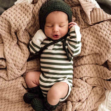 Load image into Gallery viewer, SHK Merino Wool Kids Bonnet and Bootie Set